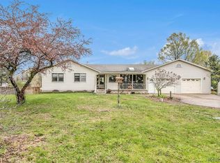 2647 Porcupine Trl, Lapeer, MI 48446