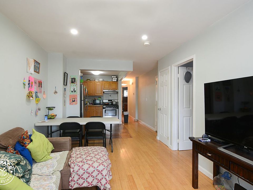 1st image of 440 Midwood St APT 1
