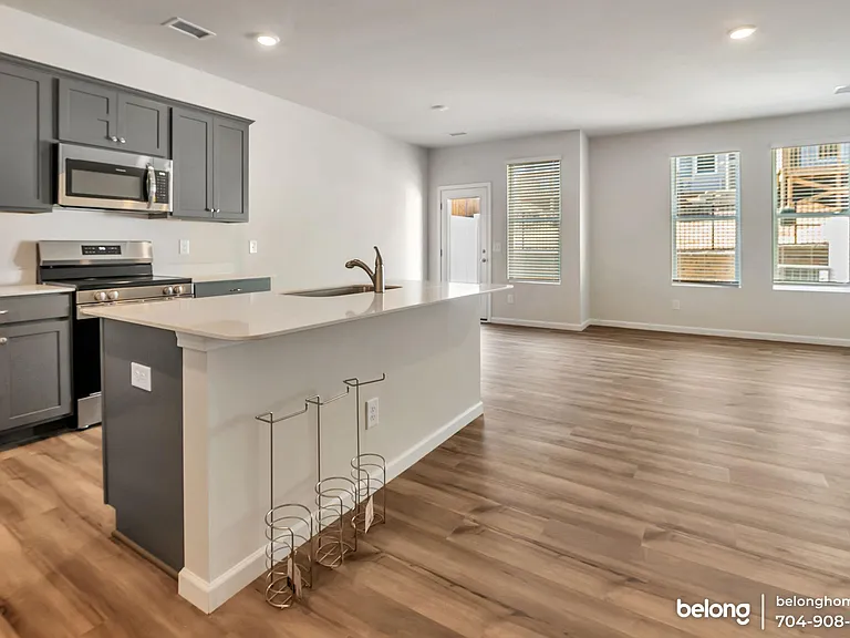 2735 Winn Mill Dr — Photo 6