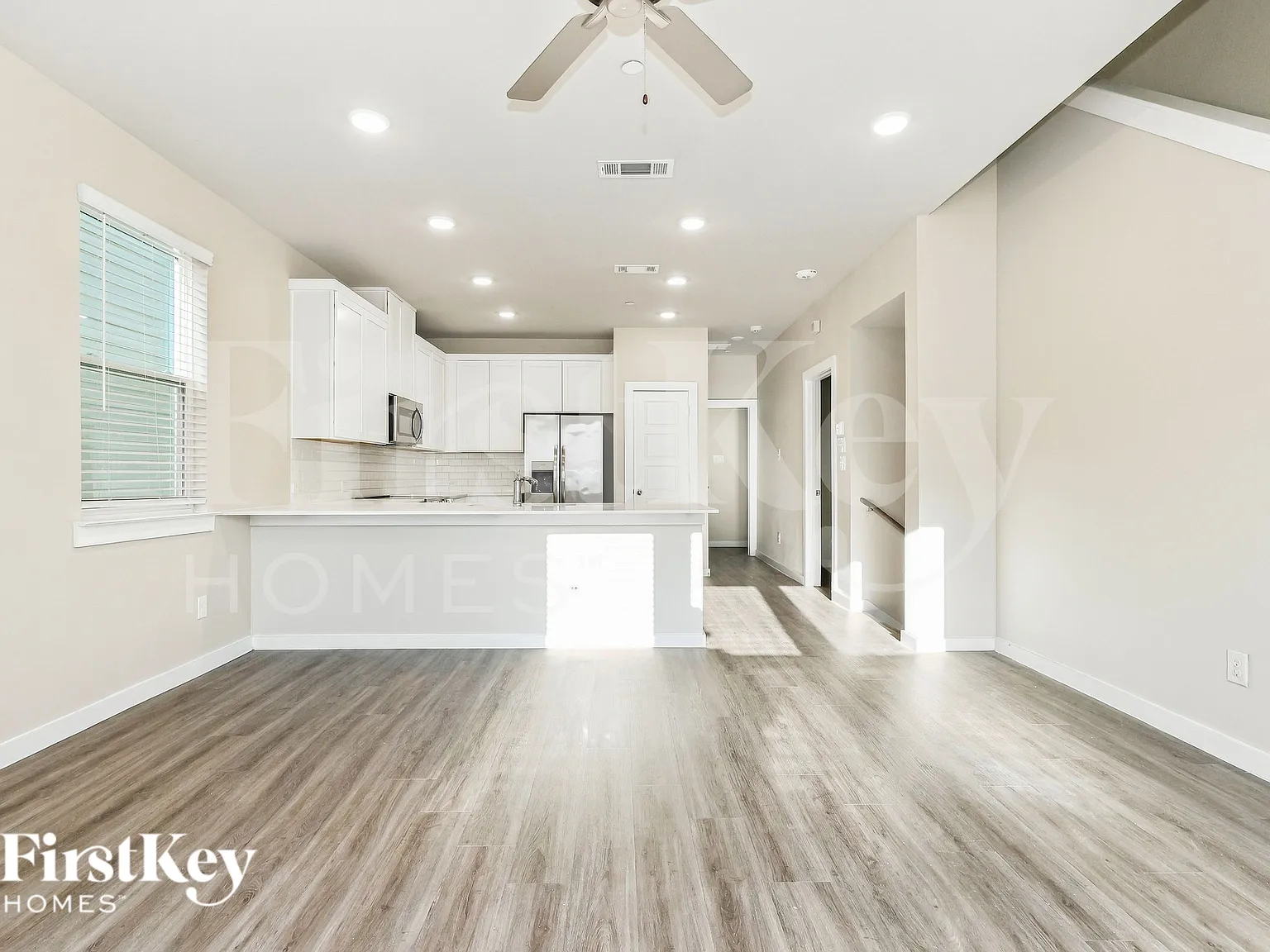 4 bed, 4.0 bath, 2013 sqft, $2,675 — Photo 4