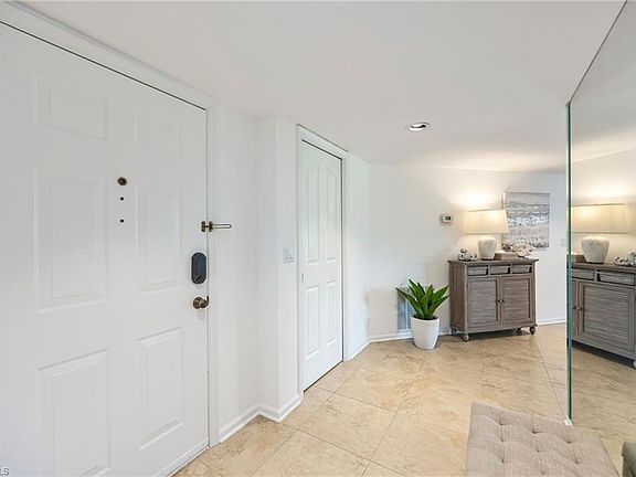 3rd image of 6270 Bellerive AVE #3