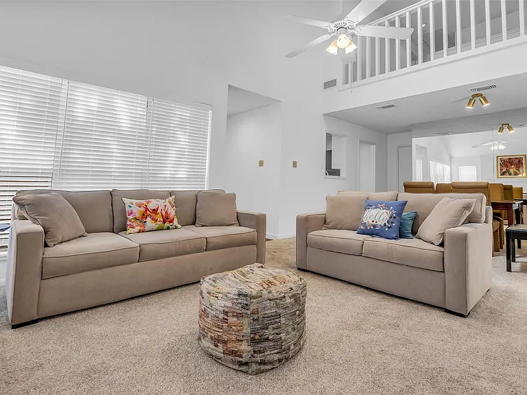 13740 Hollowgreen Dr #605 — Photo 7