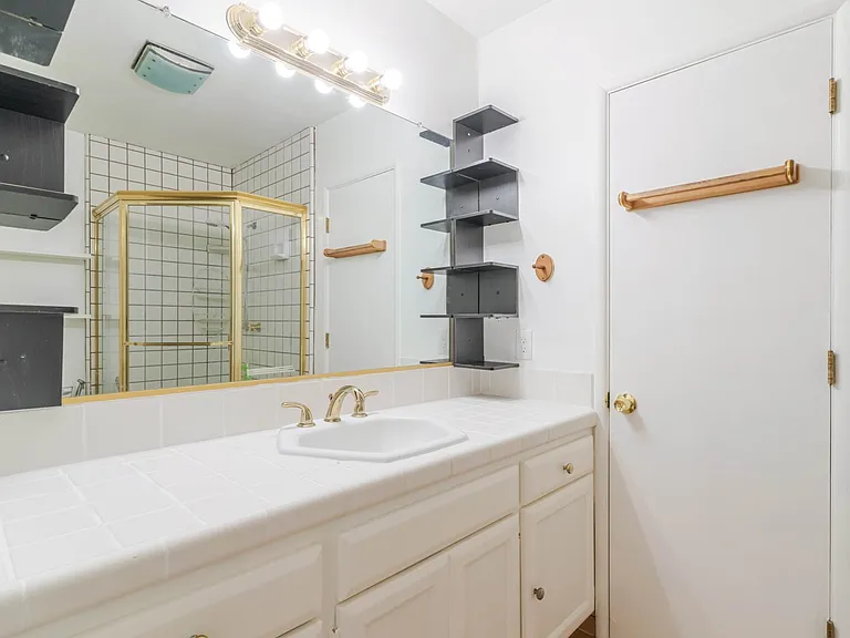 13057 Gladstone Ave — Photo 24