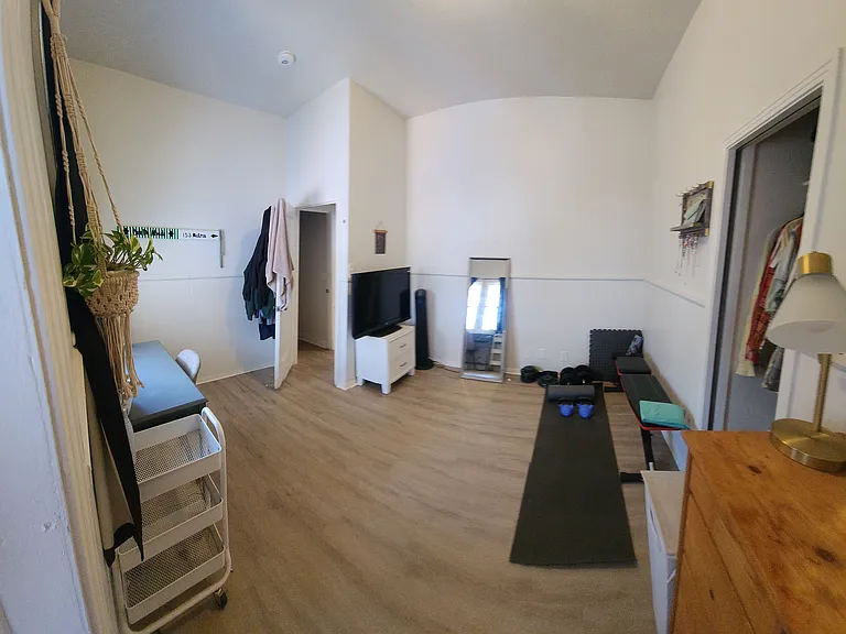 554 W Foothill Blvd — Photo 25