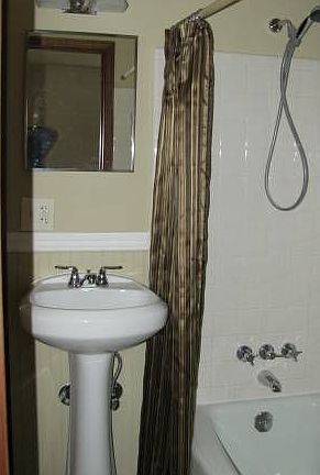 Jack & Jill Full Bath