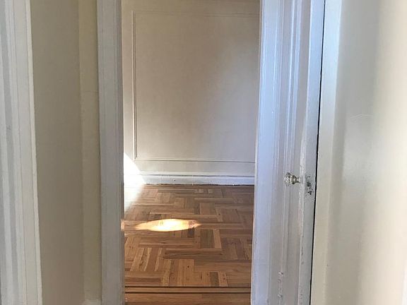 5th image of 3021 Holland Ave #2