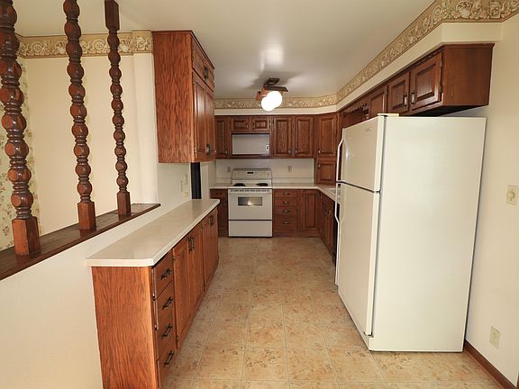 4th image of 1210 Nicolet St