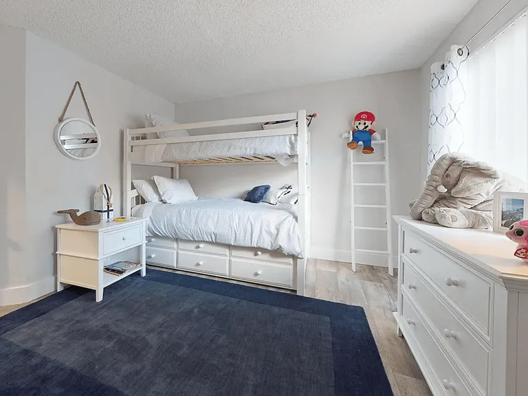 Sunny Lake Apartments — Photo 51