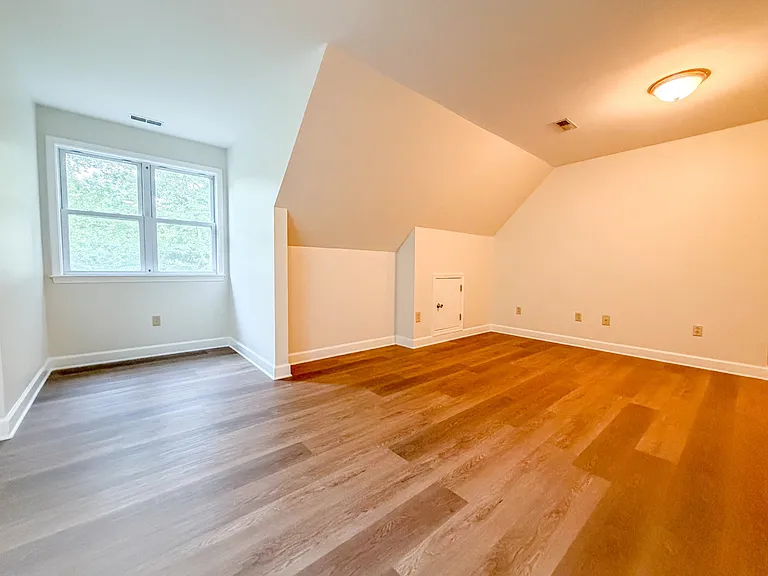 1077 Claylick Rd — Photo 6