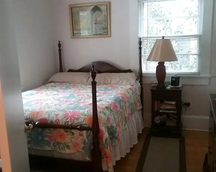 Second bedroom - furnished photo from a previous tenant.