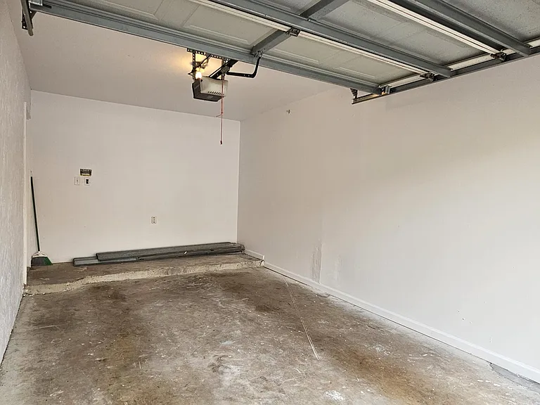400 Scotia Dr #203 — Photo 30