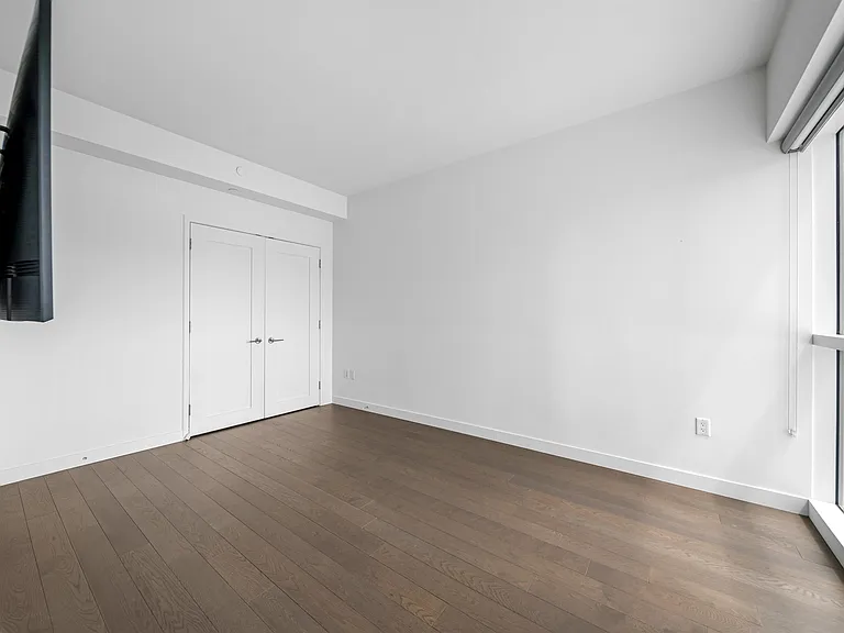 800 Avenue At Port Imperial #914 — Photo 24