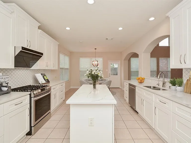 6102 Meadowstream Ct — Photo 6