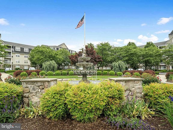 5th image of 2520 Waterside Dr Unit 405