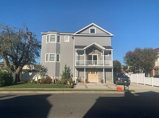 78 Ostend Rd, Island Park, NY 11558