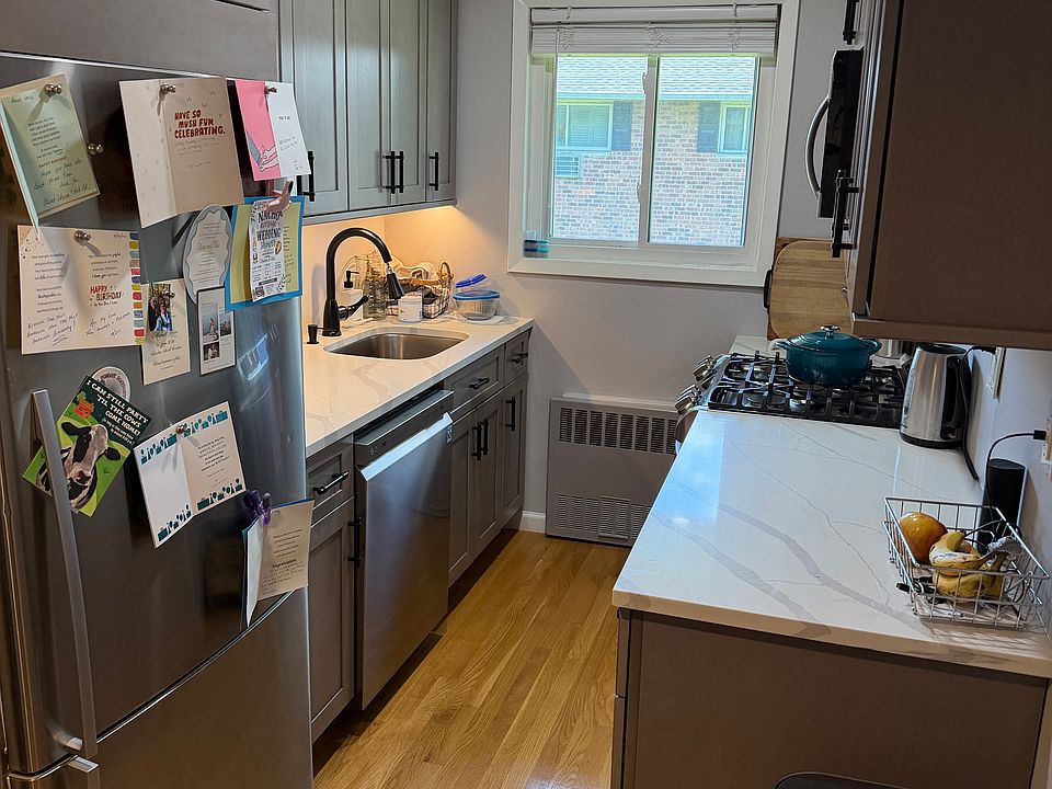1st image of 122 Edmunton Dr APT C8