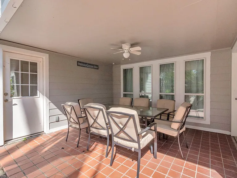 902 Golden Bear Ln — Photo 25