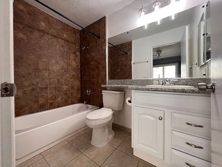 1654 Oliver Ave #5 — Photo 26