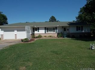 808 N Gertrude Ave, Wagoner, OK 74467