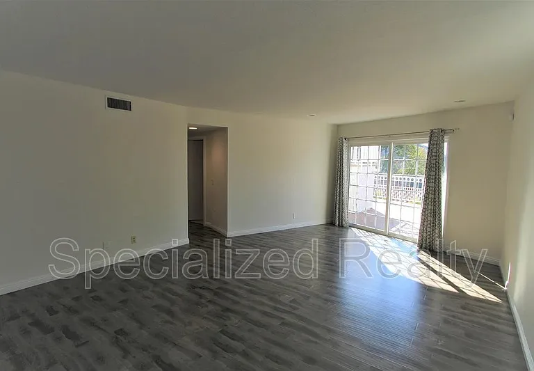 3694 Berwick Dr — Photo 10