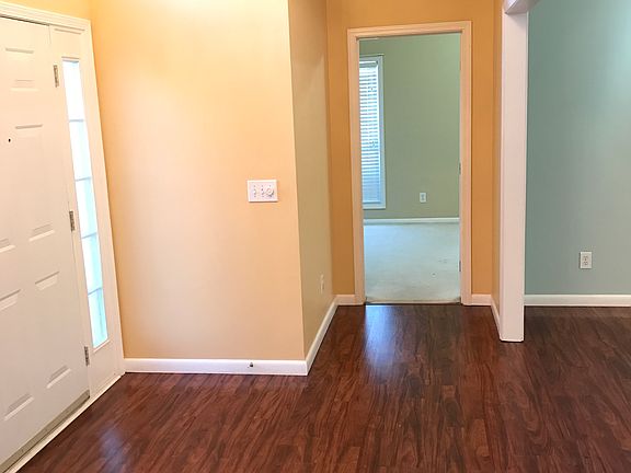 4th image of 601 Oakdale Dr