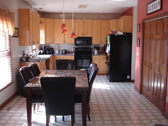 Kitchen - fridge and range purchaed in summer 2007