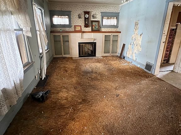 5th image of 4742 N Sacramento Ave