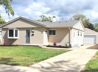 329 Fletcher Dr, Wheeling, IL 60090