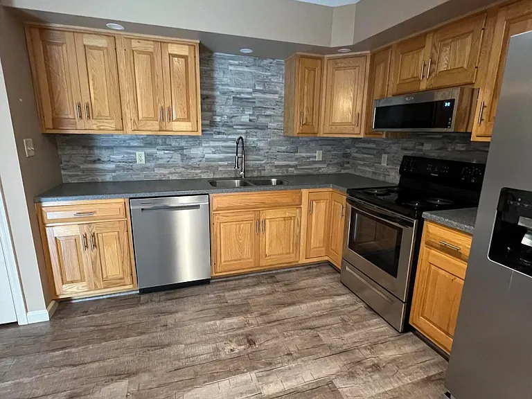 7 N Chestnut St #A — Photo 5