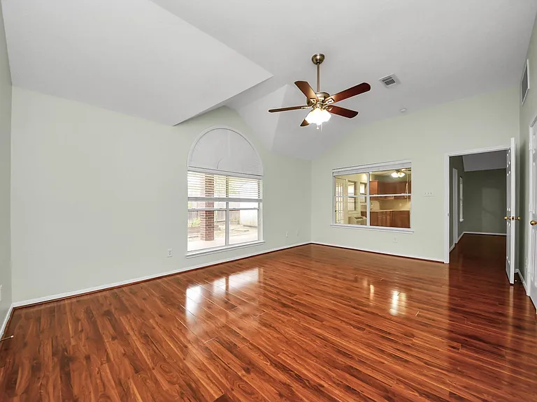 1103 Lake Shore Dr — Photo 11