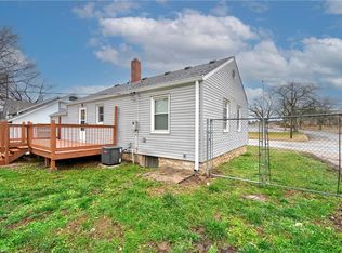 8212 Holmes Rd, Kansas City, MO 64131