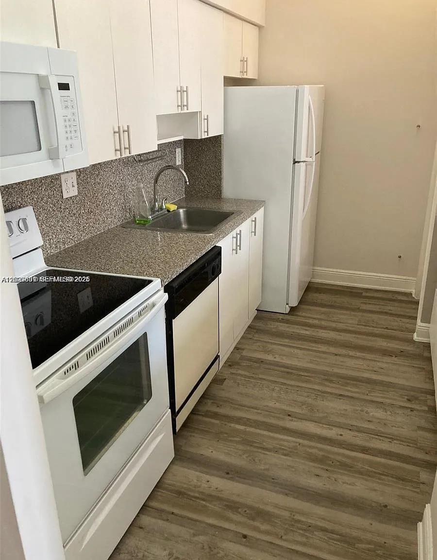 Royal Palms Condo — Photo 3