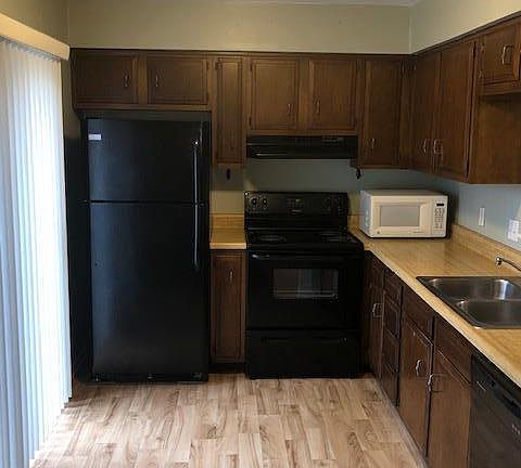 3rd image of 7008 Oak Ct