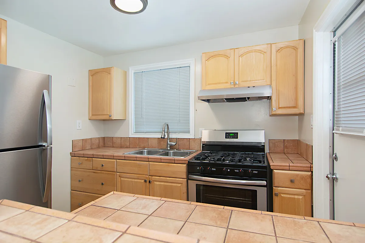 2 bed, $2,895 — Photo 4