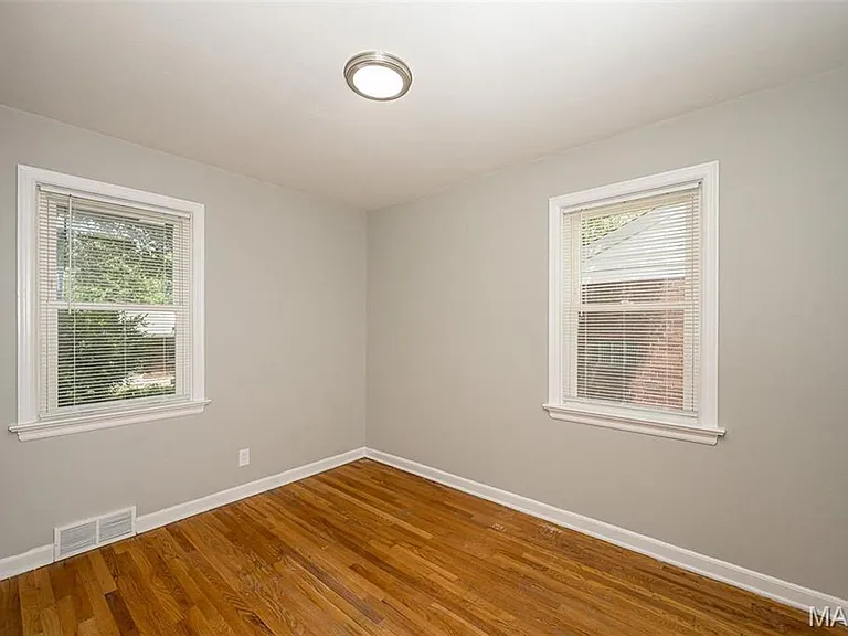 1225 Newark Dr — Photo 9