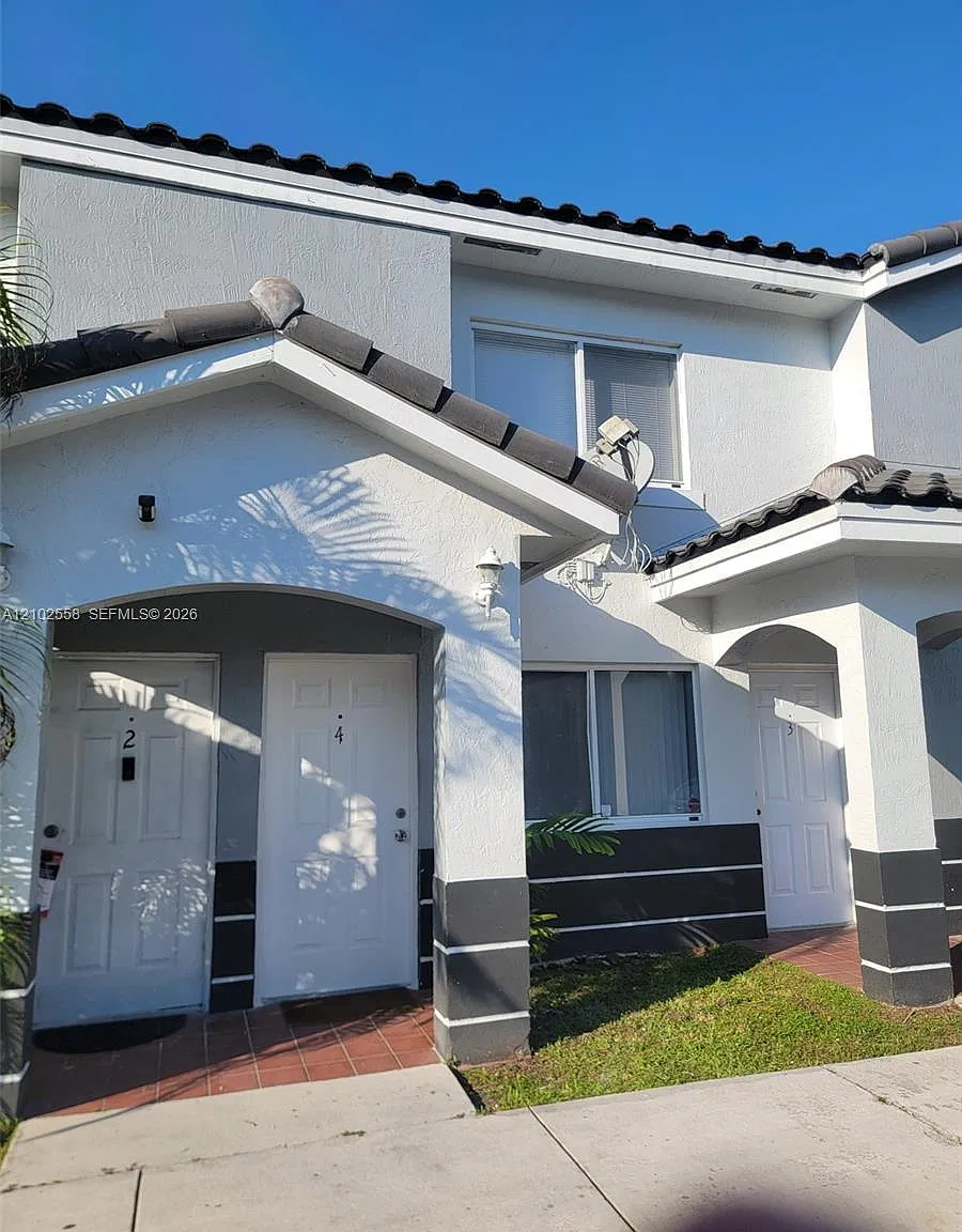 Images Of Kendall Condo — Photo 1