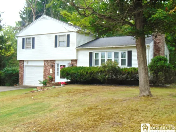 (undisclosed Address), Jamestown, NY 14701