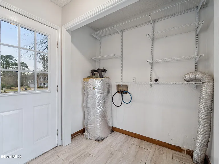 406 S Brookside Ct — Photo 8