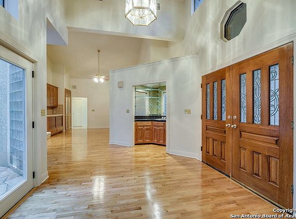 4th image of 13767 Bluff Villas Ct