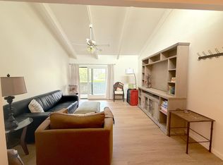 29 Dearborn Pl APT 10, Goleta, CA 93117