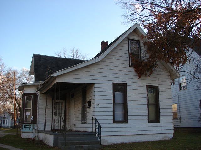 1st image of 921 W Franklin St