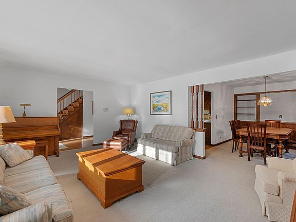 2nd image of 5036 W Woodland Dr
