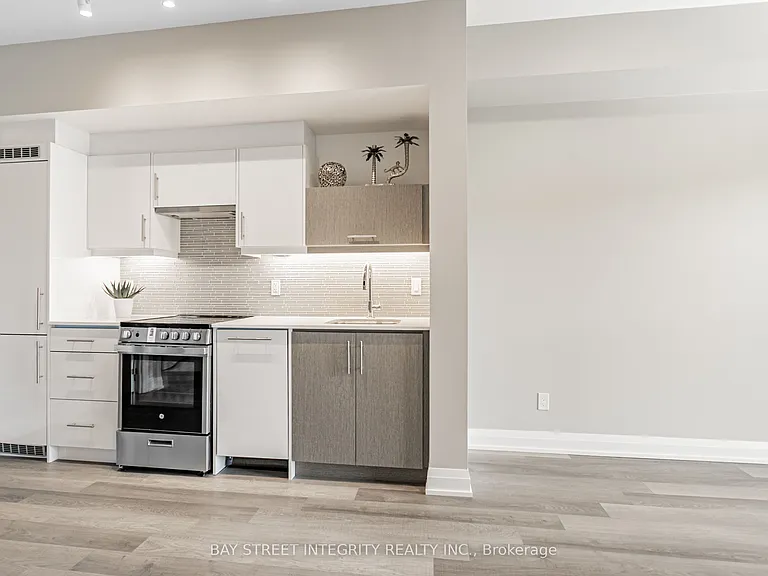 181 Huron St #201 — Photo 7
