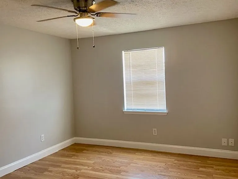 2506 Johnson Dr — Photo 12