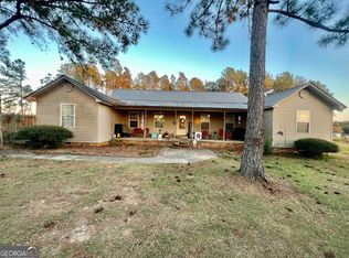 84 Strawberry Ln, Eastman, GA 31023