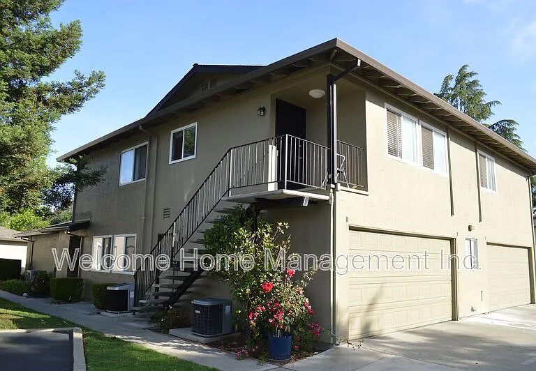 1037 Mohr Ln #D — Photo 2