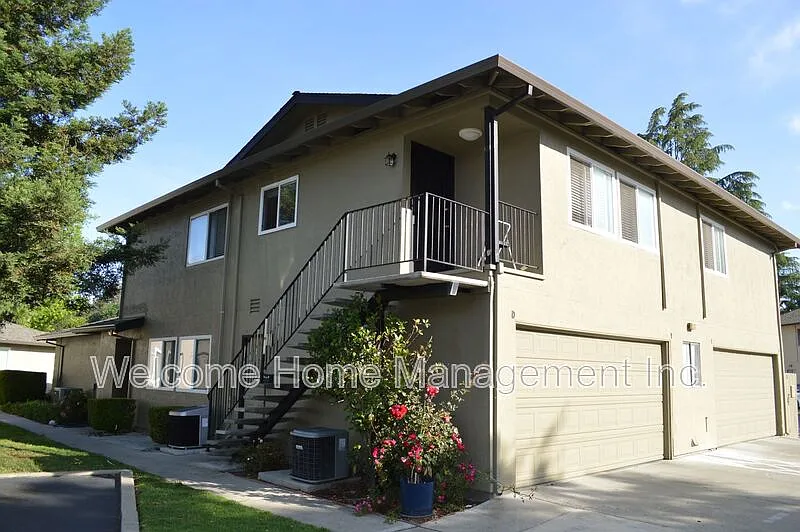 Building Photo - 1037 Mohr Ln #D