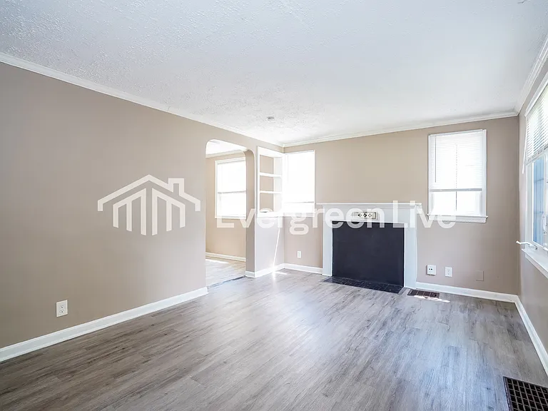 582 Elizabeth Ave — Photo 4