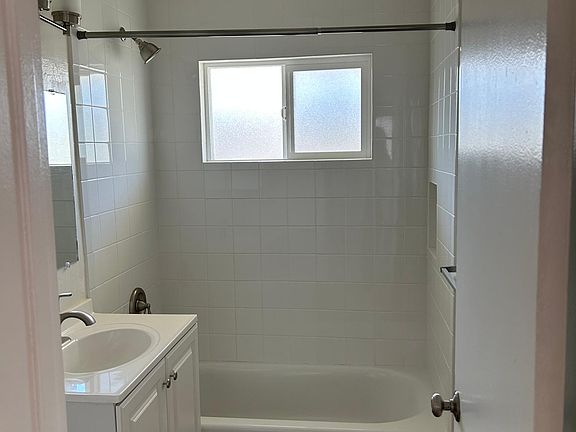 4th image of 4145 44th St APT 7