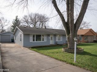 110 Dee Rd, North Aurora, IL 60542